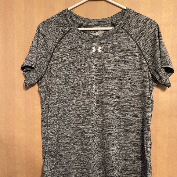 Women’s Dry Fit tops - (1) Nike & (1) Under Armour - size Medium - Picture 5 of 7